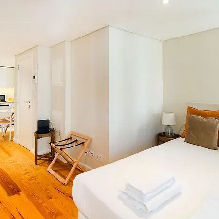Discover Lisbons History - Stylish In Alfama Lizbona