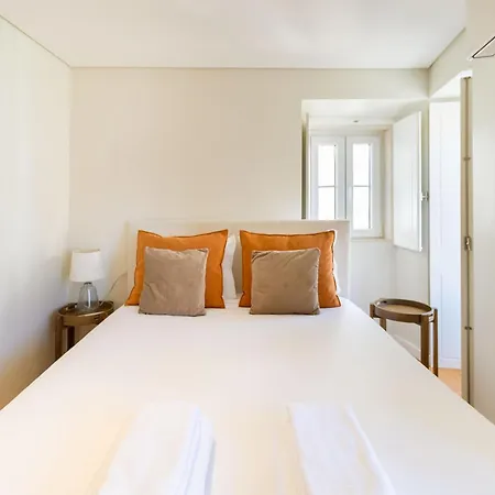 Discover Lisbons History - Stylish In Alfama * Lizbona
