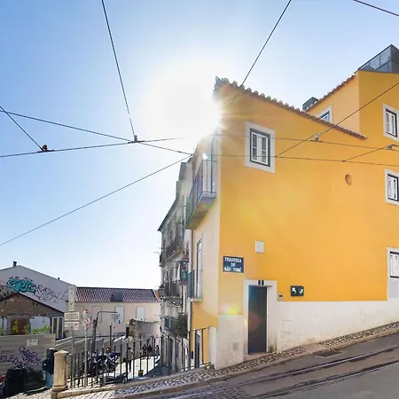 Discover Lisbons History - Stylish In Alfama Apartament