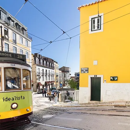 Discover Lisbons History - Stylish In Alfama Lizbona