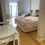 Discover Lisbons History - Stylish In Alfama Apartman *