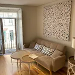 Discover Lisbons History - Stylish In Alfama Lisboa