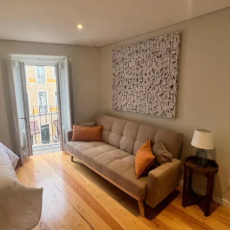 Discover Lisbons History - Stylish In Alfama * Lisbon
