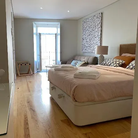 Discover Lisbons History - Stylish In Alfama Apartment Lisbon