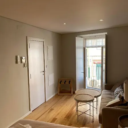 Discover Lisbons History - Stylish In Alfama Apartment Lisbon