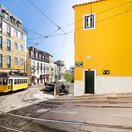 Discover Lisbons History - Stylish In Alfama Lisboa