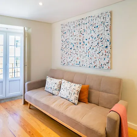 Discover Lisbons History - Stylish In Alfama Lisboa