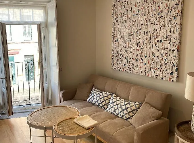 Discover Lisbons History - Stylish In Alfama 리스본