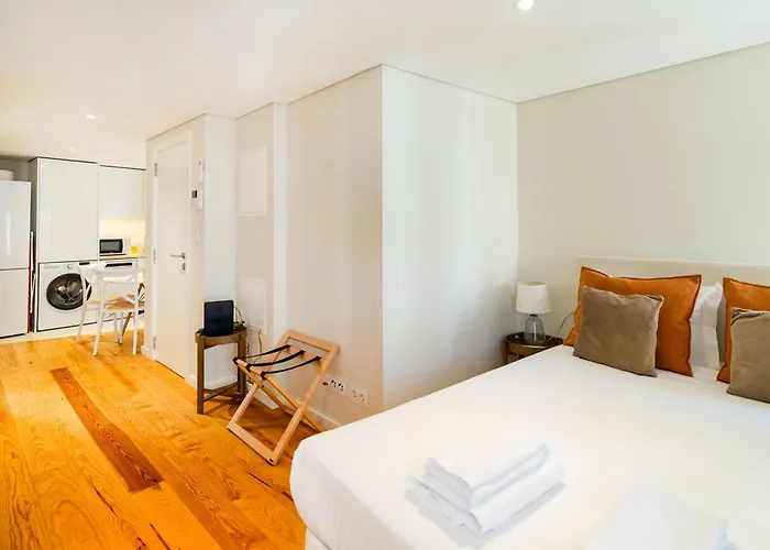 Discover Lisbons History - Stylish In Alfama 리스본
