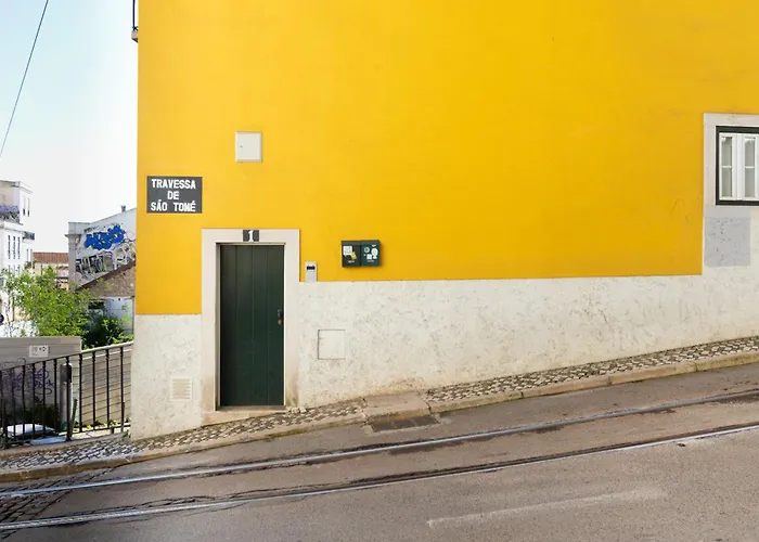 아파트 Discover Lisbons History - Stylish In Alfama *