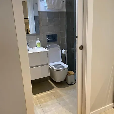 Discover Lisbons History - Stylish In Alfama Lisboa