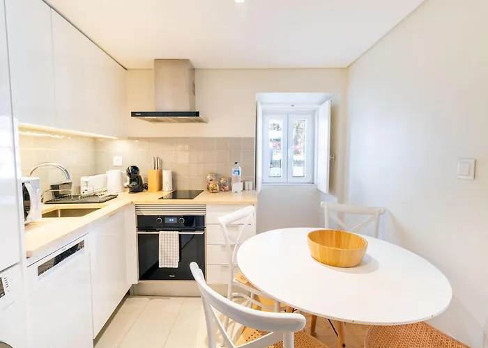Apartment Discover Lisbons History - Stylish In Alfama Lisbon