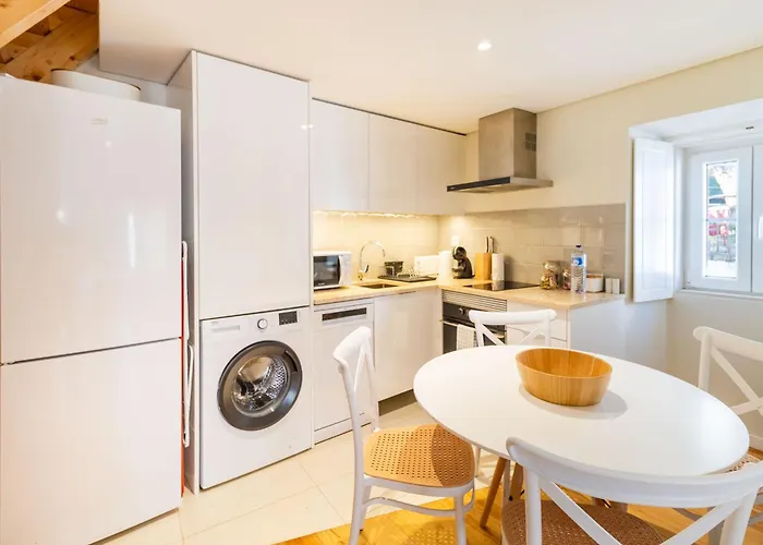 Apartment Discover Lisbons History - Stylish In Alfama Lisbon